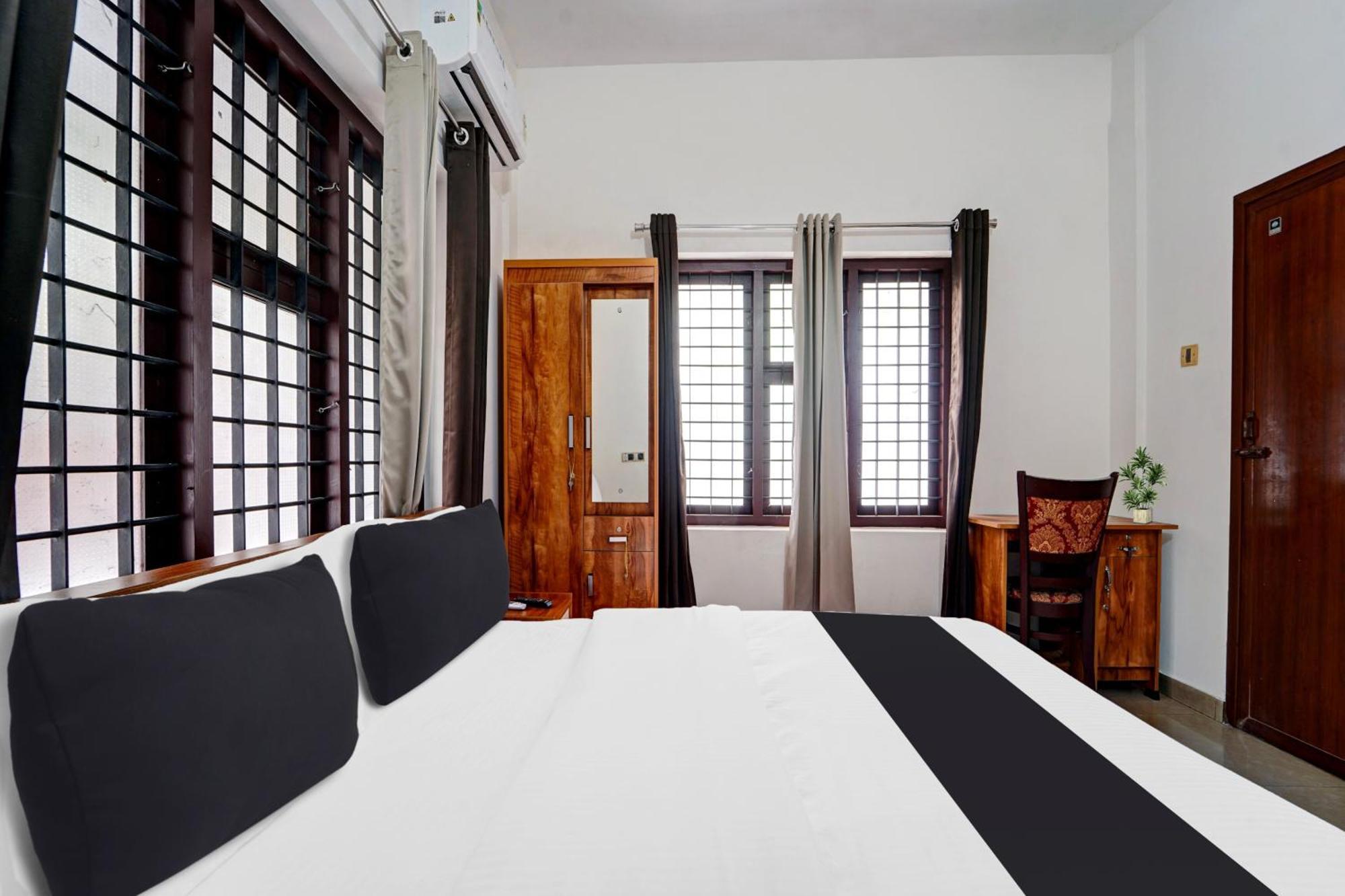 Super Hotel O West Hill Near Mietra Hospital Varakal Екстериор снимка